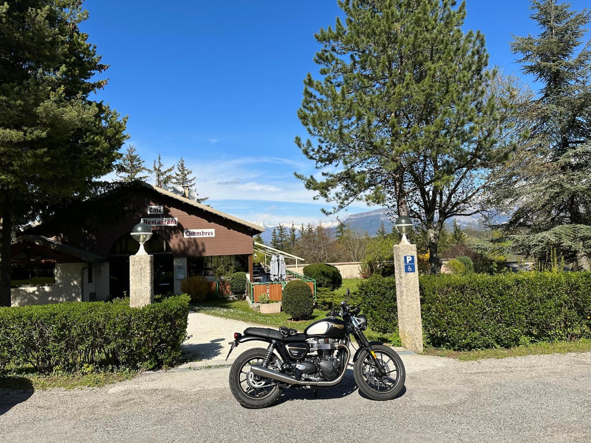Logis Le Chalet Saint-Maurice-en-Trieves Exterior photo