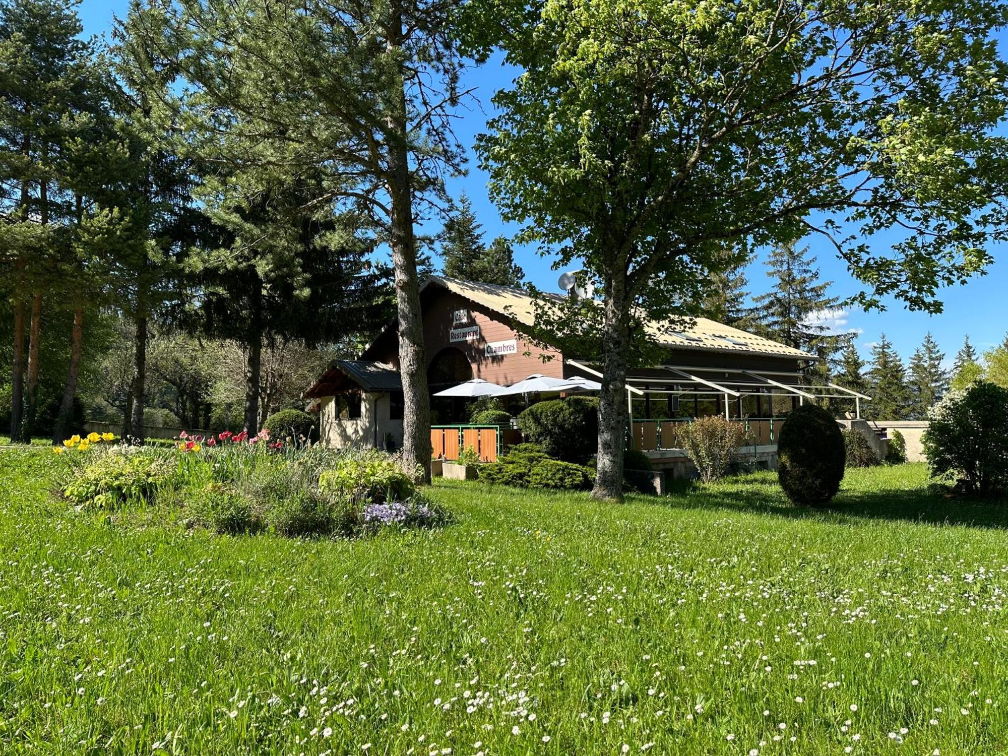 Logis Le Chalet Saint-Maurice-en-Trieves Exterior photo