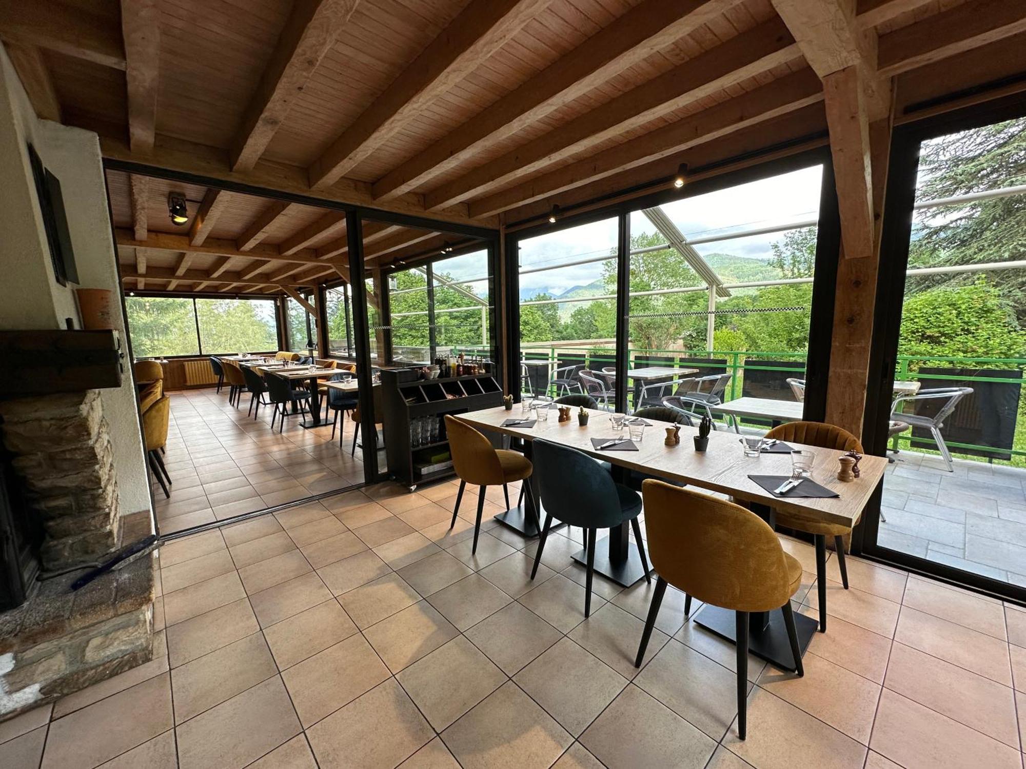 Logis Le Chalet Saint-Maurice-en-Trieves Exterior photo